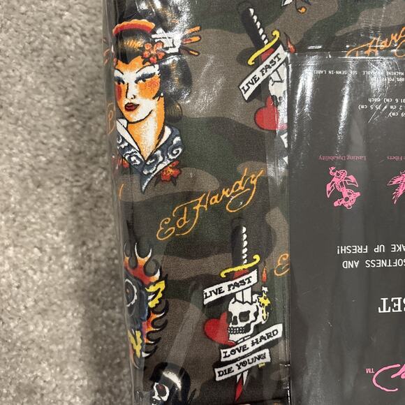 Ed Hardy Skull Camouflage 6 Piece King Sheet Set Tattoo Print with 4 Pillowcases - Picture 3 of 5